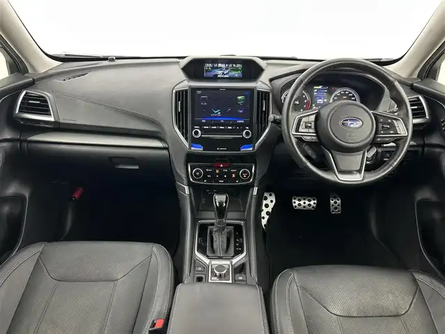 スバル フォレスター プレミアム 福岡県 2018(平30)年 5.4万km クリスタルブラックシリカ サンルーフ　/純正８型ナビ　/バック、サイドカメラ　/ＥＴＣ　/追従クルコン　/コーナーセンサー　/衝突被害軽減　/レーンキープ　/ＢＳＭ　/ＲＡＢ　/パドルシフト　/ステアリングヒーター　/パワーバックドア　/シートヒーター