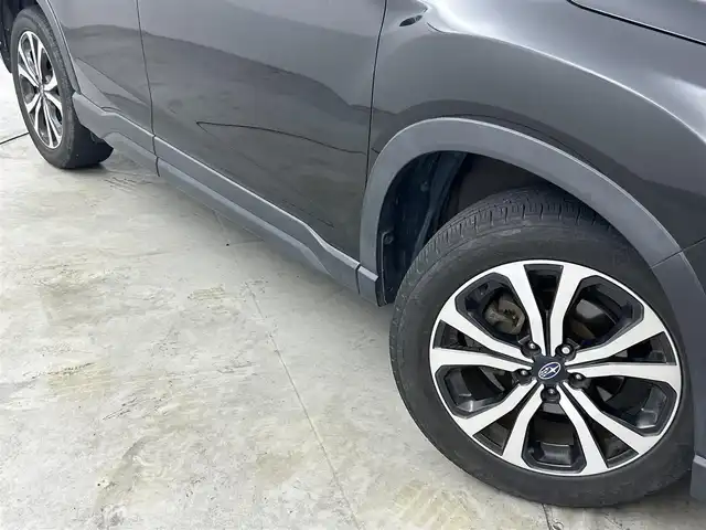 スバル フォレスター プレミアム 福岡県 2018(平30)年 5.4万km クリスタルブラックシリカ サンルーフ　/純正８型ナビ　/バック、サイドカメラ　/ＥＴＣ　/追従クルコン　/コーナーセンサー　/衝突被害軽減　/レーンキープ　/ＢＳＭ　/ＲＡＢ　/パドルシフト　/ステアリングヒーター　/パワーバックドア　/シートヒーター