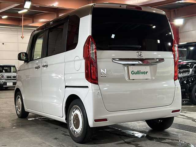ホンダ Ｎ ＢＯＸ G･L ホンダセンシング カッパーブラウンスタイル 静岡県 2019(令1)年 4.5万km プラチナホワイトパール 【安全装備】/ホンダセンシング/アダプティブ・クルーズ・コントロール（ACC）/・作動車速域：約30km/hから100km/h間/車線維持支援システム（LKAS）/・作動車速：約65km/hから100km/h間/・ステアリング制御/衝突軽減ブレーキ（CMBS）/・歩行者検知機能/・作動車速：約80km/h未満時/・対向車車速：約30km/hから80km/h時/誤発進抑制機能（前進）/・ミリ波レーダー検知：作動車速10km/h未満/歩行者事故低減ステアリング/・作動車速10km/hから40km/h間/路外逸脱抑制機能/・作動車速：約60km/hから100km/h間/先行車発進お知らせ機能/標識認識機能/オートハイビーム/誤発進抑制機能（後進）・ソナー検知：作動車速10km/h未満/【主要装備】/純正大型ナビ　/バックカメラ　/ドライブレコーダー　/ステアリングスイッチ　/フルセグテレビ　/両側パワースライドドア　/ＬＥＤヘッドライト　/ＥＴＣ/プッシュスタート/スマートキー