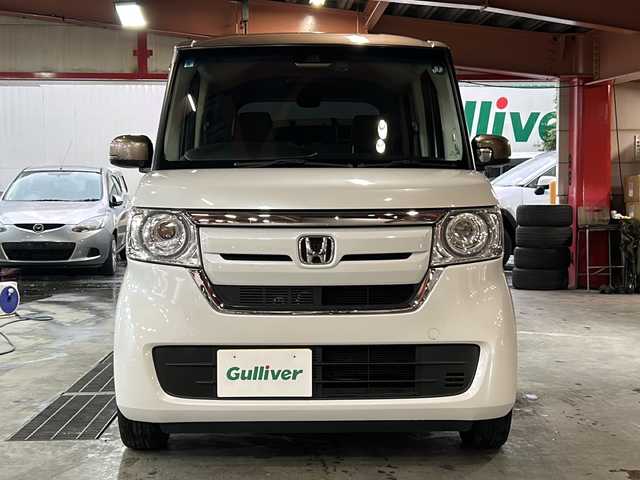ホンダ Ｎ ＢＯＸ G･L ホンダセンシング カッパーブラウンスタイル 静岡県 2019(令1)年 4.5万km プラチナホワイトパール 【安全装備】/ホンダセンシング/アダプティブ・クルーズ・コントロール（ACC）/・作動車速域：約30km/hから100km/h間/車線維持支援システム（LKAS）/・作動車速：約65km/hから100km/h間/・ステアリング制御/衝突軽減ブレーキ（CMBS）/・歩行者検知機能/・作動車速：約80km/h未満時/・対向車車速：約30km/hから80km/h時/誤発進抑制機能（前進）/・ミリ波レーダー検知：作動車速10km/h未満/歩行者事故低減ステアリング/・作動車速10km/hから40km/h間/路外逸脱抑制機能/・作動車速：約60km/hから100km/h間/先行車発進お知らせ機能/標識認識機能/オートハイビーム/誤発進抑制機能（後進）・ソナー検知：作動車速10km/h未満/【主要装備】/純正大型ナビ　/バックカメラ　/ドライブレコーダー　/ステアリングスイッチ　/フルセグテレビ　/両側パワースライドドア　/ＬＥＤヘッドライト　/ＥＴＣ/プッシュスタート/スマートキー