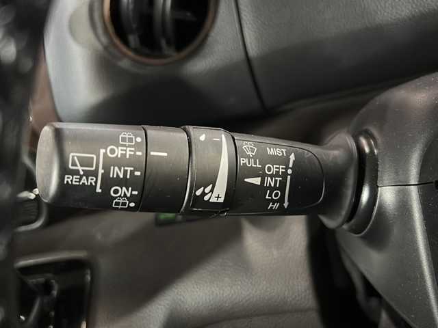 ホンダ Ｎ ＢＯＸ G･L ホンダセンシング カッパーブラウンスタイル 静岡県 2019(令1)年 4.5万km プラチナホワイトパール 【安全装備】/ホンダセンシング/アダプティブ・クルーズ・コントロール（ACC）/・作動車速域：約30km/hから100km/h間/車線維持支援システム（LKAS）/・作動車速：約65km/hから100km/h間/・ステアリング制御/衝突軽減ブレーキ（CMBS）/・歩行者検知機能/・作動車速：約80km/h未満時/・対向車車速：約30km/hから80km/h時/誤発進抑制機能（前進）/・ミリ波レーダー検知：作動車速10km/h未満/歩行者事故低減ステアリング/・作動車速10km/hから40km/h間/路外逸脱抑制機能/・作動車速：約60km/hから100km/h間/先行車発進お知らせ機能/標識認識機能/オートハイビーム/誤発進抑制機能（後進）・ソナー検知：作動車速10km/h未満/【主要装備】/純正大型ナビ　/バックカメラ　/ドライブレコーダー　/ステアリングスイッチ　/フルセグテレビ　/両側パワースライドドア　/ＬＥＤヘッドライト　/ＥＴＣ/プッシュスタート/スマートキー