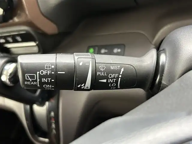 ホンダ Ｎ ＢＯＸ G･L ホンダセンシング カッパーブラウンスタイル 熊本県 2019(令1)年 4.6万km プラチナホワイトパール 【安全装備】/ホンダセンシング/アダプティブ・クルーズ・コントロール（ACC）/・作動車速域：約30km/hから100km/h間/車線維持支援システム（LKAS）/・作動車速：約65km/hから100km/h間/・ステアリング制御/衝突軽減ブレーキ（CMBS）/・歩行者検知機能/・作動車速：約80km/h未満時/・対向車車速：約30km/hから80km/h時/誤発進抑制機能（前進）/・ミリ波レーダー検知：作動車速10km/h未満/歩行者事故低減ステアリング/・作動車速10km/hから40km/h間/路外逸脱抑制機能/・作動車速：約60km/hから100km/h間/先行車発進お知らせ機能/標識認識機能/オートハイビーム/誤発進抑制機能（後進）・ソナー検知：作動車速10km/h未満/【主要装備】/純正8インチナビ（CD・DVD・フルセグ・BT・USB）　/バックカメラ　/純正前方ドライブレコーダー　/ステアリングスイッチ　/両側パワースライドドア　/ヘッドライトウォッシャー/ＬＥＤヘッドライト　/ビルトインＥＴＣ/プッシュスタート/スマートキー