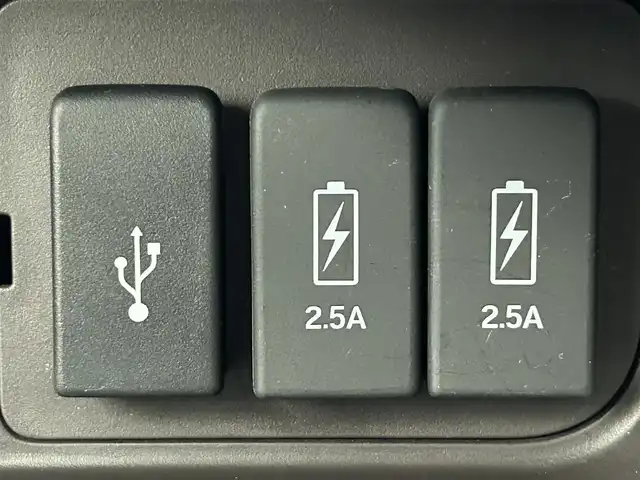 ホンダ Ｎ ＢＯＸ G･L ホンダセンシング カッパーブラウンスタイル 熊本県 2019(令1)年 4.6万km プラチナホワイトパール 【安全装備】/ホンダセンシング/アダプティブ・クルーズ・コントロール（ACC）/・作動車速域：約30km/hから100km/h間/車線維持支援システム（LKAS）/・作動車速：約65km/hから100km/h間/・ステアリング制御/衝突軽減ブレーキ（CMBS）/・歩行者検知機能/・作動車速：約80km/h未満時/・対向車車速：約30km/hから80km/h時/誤発進抑制機能（前進）/・ミリ波レーダー検知：作動車速10km/h未満/歩行者事故低減ステアリング/・作動車速10km/hから40km/h間/路外逸脱抑制機能/・作動車速：約60km/hから100km/h間/先行車発進お知らせ機能/標識認識機能/オートハイビーム/誤発進抑制機能（後進）・ソナー検知：作動車速10km/h未満/【主要装備】/純正8インチナビ（CD・DVD・フルセグ・BT・USB）　/バックカメラ　/純正前方ドライブレコーダー　/ステアリングスイッチ　/両側パワースライドドア　/ヘッドライトウォッシャー/ＬＥＤヘッドライト　/ビルトインＥＴＣ/プッシュスタート/スマートキー