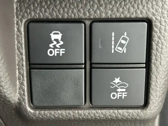 ホンダ Ｎ ＢＯＸ G･L ホンダセンシング カッパーブラウンスタイル 熊本県 2019(令1)年 4.6万km プラチナホワイトパール 【安全装備】/ホンダセンシング/アダプティブ・クルーズ・コントロール（ACC）/・作動車速域：約30km/hから100km/h間/車線維持支援システム（LKAS）/・作動車速：約65km/hから100km/h間/・ステアリング制御/衝突軽減ブレーキ（CMBS）/・歩行者検知機能/・作動車速：約80km/h未満時/・対向車車速：約30km/hから80km/h時/誤発進抑制機能（前進）/・ミリ波レーダー検知：作動車速10km/h未満/歩行者事故低減ステアリング/・作動車速10km/hから40km/h間/路外逸脱抑制機能/・作動車速：約60km/hから100km/h間/先行車発進お知らせ機能/標識認識機能/オートハイビーム/誤発進抑制機能（後進）・ソナー検知：作動車速10km/h未満/【主要装備】/純正8インチナビ（CD・DVD・フルセグ・BT・USB）　/バックカメラ　/純正前方ドライブレコーダー　/ステアリングスイッチ　/両側パワースライドドア　/ヘッドライトウォッシャー/ＬＥＤヘッドライト　/ビルトインＥＴＣ/プッシュスタート/スマートキー