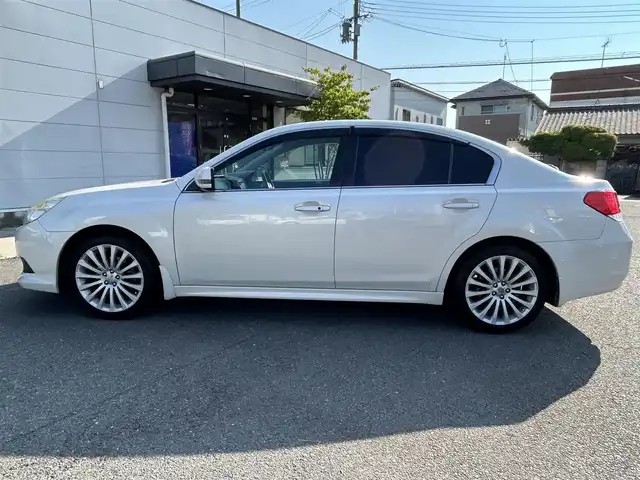 スバル レガシィ Ｂ４ 2．5iアイサイト 奈良県 2010(平22)年 10.5万km サテンホワイトパール 4WD/純正ディーラーナビ(GCX710)/BT/TV/CD/USB/DVD//横滑り防止装置/電動パーキングブレーキシステム/クルーズコントロール(追従あり)/バックカメラ/ETC/ドライブレコーダー/LEDオートライト/オートハイビーム/シフトパドル/スマートボタン/ステアリングスイッチ