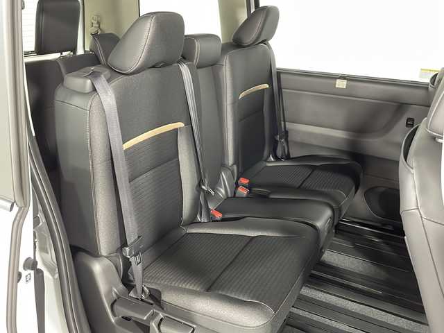 日産 セレナ e－パワー ハイウェイスター V 広島県 2025(令7)年 0.1万km未満 プリズムホワイト 登録済未使用車（7km）/純正12.3型ナビ（AppleCarPlay/AndroidAuto/フルセグTV）/純正フリップダウンモニター/プロパイロット/インテリジェントアラウンドビューモニター/インテリジェントルームミラー/両側ハンズフリーオートスライドドア/インテリジェントエマージェンシーブレーキ/車線逸脱防止支援システム/車線逸脱警報/ブラインドスポットモニター/リヤクロストラフィックアラート/踏み間違い衝突防止アシスト/アダプティブLEDヘッドライト/ETC2.0/前後ドライブレコーダー/ワイヤレス充電/USB入力端子