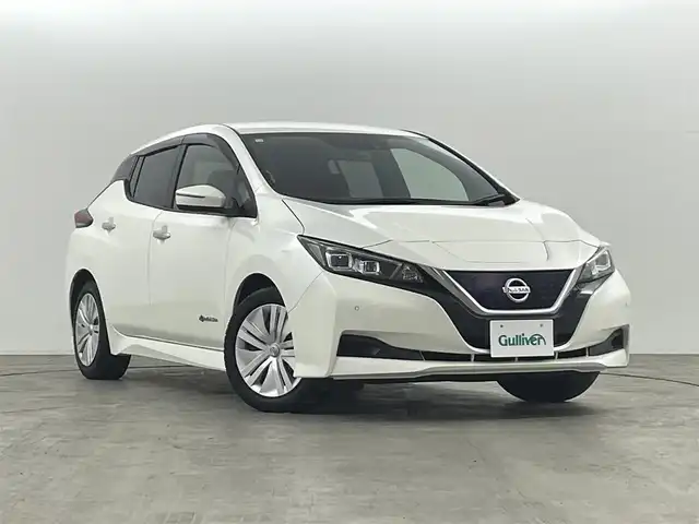 日産 リーフ S 福島県 2020(令2)年 5.2万km ブリリアントホワイトパール ワンオーナー　/純正ＳＤナビ　/【AM/FM/DVD/CD/Bluetooth/フルセグ】/型番:MJ119D-W/衝突被害軽減システム　/・車線逸脱警報/・踏み間違い防止/バックカメラ　/ＥＴＣ　/前席シートヒーター　/ステアリングヒーター　　/クルーズコントロール　/ステアリングスイッチ　/オートマッチクハイビーム　/スマートキー/・プッシュスタート/・スペアキー/オートマッチクハイビーム/・LEDライト/・フォグライト/ウィンカーミラー/・オートミラー