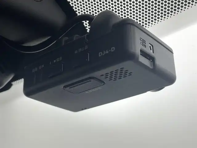 日産 リーフ S 福島県 2020(令2)年 5.2万km ブリリアントホワイトパール ワンオーナー　/純正ＳＤナビ　/【AM/FM/DVD/CD/Bluetooth/フルセグ】/型番:MJ119D-W/衝突被害軽減システム　/・車線逸脱警報/・踏み間違い防止/バックカメラ　/ＥＴＣ　/前席シートヒーター　/ステアリングヒーター　　/クルーズコントロール　/ステアリングスイッチ　/オートマッチクハイビーム　/スマートキー/・プッシュスタート/・スペアキー/オートマッチクハイビーム/・LEDライト/・フォグライト/ウィンカーミラー/・オートミラー
