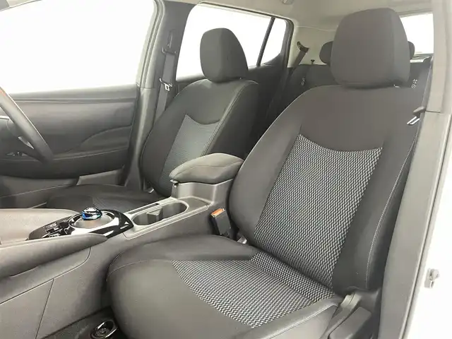 日産 リーフ S 福島県 2020(令2)年 5.2万km ブリリアントホワイトパール ワンオーナー　/純正ＳＤナビ　/【AM/FM/DVD/CD/Bluetooth/フルセグ】/型番:MJ119D-W/衝突被害軽減システム　/・車線逸脱警報/・踏み間違い防止/バックカメラ　/ＥＴＣ　/前席シートヒーター　/ステアリングヒーター　　/クルーズコントロール　/ステアリングスイッチ　/オートマッチクハイビーム　/スマートキー/・プッシュスタート/・スペアキー/オートマッチクハイビーム/・LEDライト/・フォグライト/ウィンカーミラー/・オートミラー