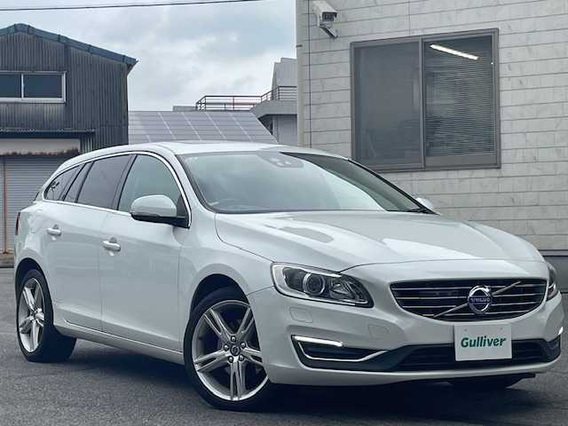 ボルボ Ｖ６０ D4 クラシック 愛知県 2017(平29)年 6.5万km クリスタルホワイトP バックカメラ/サンルーフ/社外ＥＴＣ/追従クルーズコントロール/ＢＬＩＳ/前方ドライブレコーダー/後方コーナーセンサー/純正HDDナビ/SD/Bluetooth/iPod/AUX/パワーシートD＋N/シートヒーターD＋N/パドルシフト/MTモード付きAT/ABS/横滑り防止装置/レーンキープアシスト/オートライト/オートマチックハイビーム/スペアキー/スマートキー/保証書/取扱説明書