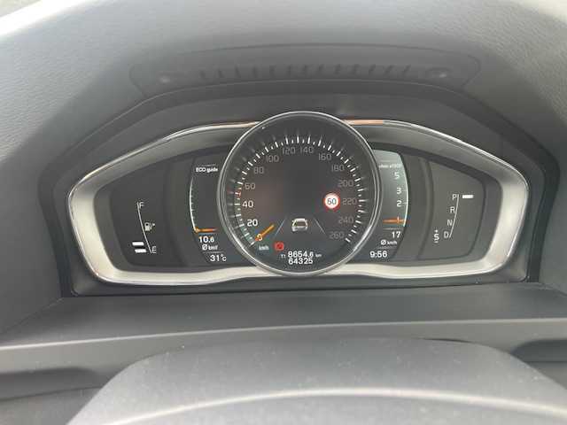 ボルボ Ｖ６０ D4 クラシック 愛知県 2017(平29)年 6.5万km クリスタルホワイトP バックカメラ/サンルーフ/社外ＥＴＣ/追従クルーズコントロール/ＢＬＩＳ/前方ドライブレコーダー/後方コーナーセンサー/純正HDDナビ/SD/Bluetooth/iPod/AUX/パワーシートD＋N/シートヒーターD＋N/パドルシフト/MTモード付きAT/ABS/横滑り防止装置/レーンキープアシスト/オートライト/オートマチックハイビーム/スペアキー/スマートキー/保証書/取扱説明書