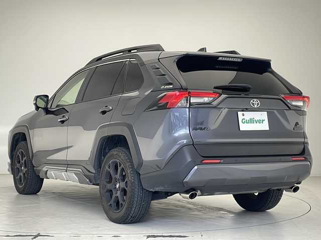 トヨタ ＲＡＶ４ アドベンチャー オフロードPKG 沖縄県 2022(令4)年 3.1万km グレーメタリック 純正ディスプレイオーディオ/フルセグＴＶ/Bluetooth接続/バックカメラ/ドライブレコーダー/ＥＴＣ/ＢＳＭ/トヨタセーフティセンス/・衝突被害軽減ブレーキ (プリクラッシュセーフティ)																									/・ハンドル操作サポート (レーントレーシングアシスト)																									/・追従ドライブ支援機能 (レーダークルーズコントロール)																									/・車線はみ出しアラート (レーンディパーチャーアラート)																									/・自動ハイビーム (オートマチックハイビーム)																									/レザーシート/メモリ付パワーシート/シートヒーター/シートクーラー/ＬＥＤヘッドライト/オートライト/パワーバックドア/クルーズコントロール/JAOSプロテクターキット/電動格納ウィンカーミラー/コーナーセンサー/ダウンヒルアシスト/純正フロアマット/純正18インチアルミホイール/スマートキー/プッシュスタート