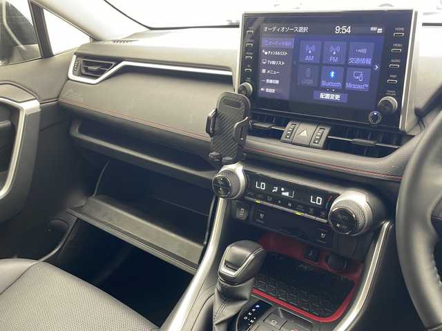 トヨタ ＲＡＶ４ アドベンチャー オフロードPKG 沖縄県 2022(令4)年 3.1万km グレーメタリック 純正ディスプレイオーディオ/フルセグＴＶ/Bluetooth接続/バックカメラ/ドライブレコーダー/ＥＴＣ/ＢＳＭ/トヨタセーフティセンス/・衝突被害軽減ブレーキ (プリクラッシュセーフティ)																									/・ハンドル操作サポート (レーントレーシングアシスト)																									/・追従ドライブ支援機能 (レーダークルーズコントロール)																									/・車線はみ出しアラート (レーンディパーチャーアラート)																									/・自動ハイビーム (オートマチックハイビーム)																									/レザーシート/メモリ付パワーシート/シートヒーター/シートクーラー/ＬＥＤヘッドライト/オートライト/パワーバックドア/クルーズコントロール/JAOSプロテクターキット/電動格納ウィンカーミラー/コーナーセンサー/ダウンヒルアシスト/純正フロアマット/純正18インチアルミホイール/スマートキー/プッシュスタート