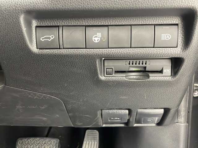 トヨタ ＲＡＶ４ アドベンチャー オフロードPKG 沖縄県 2022(令4)年 3.1万km グレーメタリック 純正ディスプレイオーディオ/フルセグＴＶ/Bluetooth接続/バックカメラ/ドライブレコーダー/ＥＴＣ/ＢＳＭ/トヨタセーフティセンス/・衝突被害軽減ブレーキ (プリクラッシュセーフティ)																									/・ハンドル操作サポート (レーントレーシングアシスト)																									/・追従ドライブ支援機能 (レーダークルーズコントロール)																									/・車線はみ出しアラート (レーンディパーチャーアラート)																									/・自動ハイビーム (オートマチックハイビーム)																									/レザーシート/メモリ付パワーシート/シートヒーター/シートクーラー/ＬＥＤヘッドライト/オートライト/パワーバックドア/クルーズコントロール/JAOSプロテクターキット/電動格納ウィンカーミラー/コーナーセンサー/ダウンヒルアシスト/純正フロアマット/純正18インチアルミホイール/スマートキー/プッシュスタート