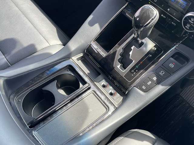 トヨタ アルファードハイブリット SR Cパッケージ 岩手県 2020(令2)年 5万km ホワイトパールクリスタルシャイン 禁煙車/4WD/純正１０．５インチナビ/フルセグTV/　CD/SD/Bluetooth/アラウンドビューカメラ/両側パワースライドドア/黒革シート/ヒーター/エア/電動/スマートキー×２/LEDヘッドライト/オートライト/フォグランプ/オートハイビーム/レーダークルーズコントロール/革巻きステアリング/プッシュスタート/JBLサウンド/ステアヒーター/衝突被害軽減ブレーキ/モデリスタフルエアロ/ETC2.0