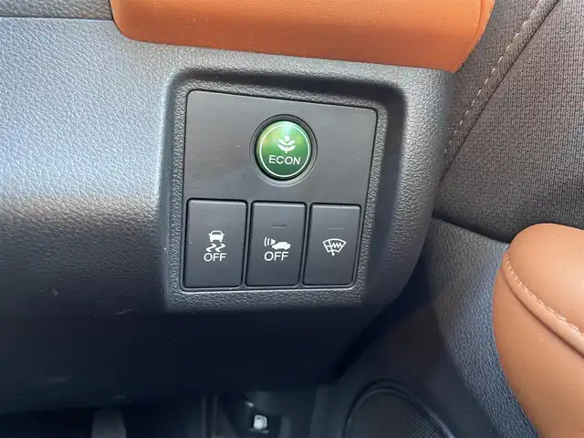 ホンダ ヴェゼル ハイブリッド Z 兵庫県 2014(平26)年 10.2万km ホワイトオーキッドパール 【(株)IDOMが運営する【じしゃロン姫路店】の自社ローン対象車両になります。こちらは現金ご利用時の価格です。自社ローンご希望の方は別途その旨お申付け下さい。】/純正ナビ/フルセグ/バックカメラ/クルーズコントロール/パドルシフト/ＥＴＣ/ハーフレザーシート/シートヒーター/ステアリングスイッチ/スマートキー/プッシュスタート/LEDヘッドライト