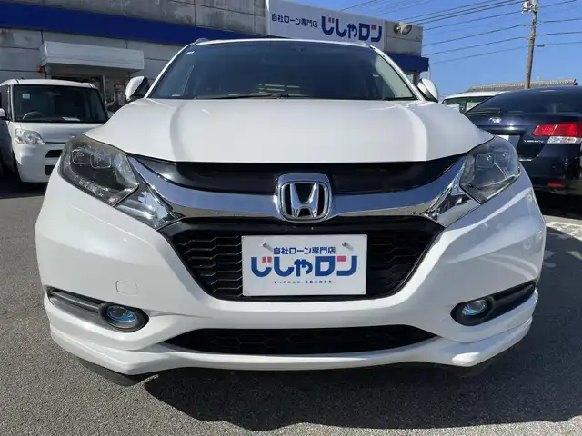 ホンダ ヴェゼル ハイブリッド Z 兵庫県 2014(平26)年 10.2万km ホワイトオーキッドパール 【(株)IDOMが運営する【じしゃロン姫路店】の自社ローン対象車両になります。こちらは現金ご利用時の価格です。自社ローンご希望の方は別途その旨お申付け下さい。】/純正ナビ/フルセグ/バックカメラ/クルーズコントロール/パドルシフト/ＥＴＣ/ハーフレザーシート/シートヒーター/ステアリングスイッチ/スマートキー/プッシュスタート/LEDヘッドライト