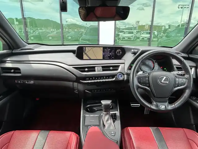 レクサス ＵＸ 250h Fスポーツ 香川県 2019(令1)年 3.7万km テレーンカーキマイカM サンルーフ/純正10.3型ナビ/（Bluetooth/フルセグTV/DVD/AUX/MSV/USB）/バックカメラ/レクサスセーフティシステム＋/・PCS（プリクラッシュセーフティ）/・レーダークルーズコントロール/・PDA（プロアクティブドライビングアシスト）/・AHS(アダプティブハイビームシステム）/・AHB(オートマチックハイビーム)/・LDA（レーンディパーチャーアラート）/・LTA（レーントレーシングアシスト）/・PDA（プロアクティブドライビングアシスト）/・RSA (ロードサインアシスト)/・発進遅れ告知機能/BSM（ブラインドスポットモニター）/クリアランスソナー/赤革レザーシート/前席ベンチレーション/・シートヒーター/シートクーラー/前席パワーシート/運転席メモリー機能/ステアリングヒーター/革巻きステアリング/ステアリングスイッチ/パドルシフト/電動パーキング/オートブレーキホールド/パワーバックドア/純正ドライブレコーダー/純正ETC2.0/純正18インチアルミホイール/純正フロアマット/社外フロアマット有/LEDヘッド/フォグライト/ヘッドライトウォッシャー