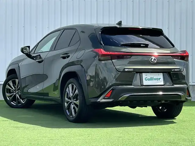 レクサス ＵＸ 250h Fスポーツ 香川県 2019(令1)年 3.7万km テレーンカーキマイカM サンルーフ/純正10.3型ナビ/（Bluetooth/フルセグTV/DVD/AUX/MSV/USB）/バックカメラ/レクサスセーフティシステム＋/・PCS（プリクラッシュセーフティ）/・レーダークルーズコントロール/・PDA（プロアクティブドライビングアシスト）/・AHS(アダプティブハイビームシステム）/・AHB(オートマチックハイビーム)/・LDA（レーンディパーチャーアラート）/・LTA（レーントレーシングアシスト）/・PDA（プロアクティブドライビングアシスト）/・RSA (ロードサインアシスト)/・発進遅れ告知機能/BSM（ブラインドスポットモニター）/クリアランスソナー/赤革レザーシート/前席ベンチレーション/・シートヒーター/シートクーラー/前席パワーシート/運転席メモリー機能/ステアリングヒーター/革巻きステアリング/ステアリングスイッチ/パドルシフト/電動パーキング/オートブレーキホールド/パワーバックドア/純正ドライブレコーダー/純正ETC2.0/純正18インチアルミホイール/純正フロアマット/社外フロアマット有/LEDヘッド/フォグライト/ヘッドライトウォッシャー