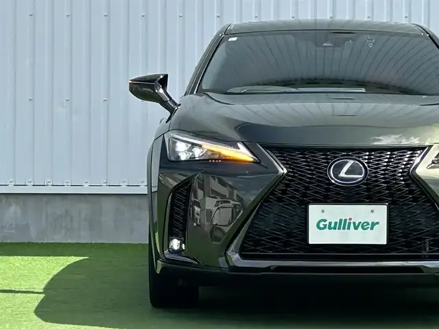 レクサス ＵＸ 250h Fスポーツ 香川県 2019(令1)年 3.7万km テレーンカーキマイカM サンルーフ/純正10.3型ナビ/（Bluetooth/フルセグTV/DVD/AUX/MSV/USB）/バックカメラ/レクサスセーフティシステム＋/・PCS（プリクラッシュセーフティ）/・レーダークルーズコントロール/・PDA（プロアクティブドライビングアシスト）/・AHS(アダプティブハイビームシステム）/・AHB(オートマチックハイビーム)/・LDA（レーンディパーチャーアラート）/・LTA（レーントレーシングアシスト）/・PDA（プロアクティブドライビングアシスト）/・RSA (ロードサインアシスト)/・発進遅れ告知機能/BSM（ブラインドスポットモニター）/クリアランスソナー/赤革レザーシート/前席ベンチレーション/・シートヒーター/シートクーラー/前席パワーシート/運転席メモリー機能/ステアリングヒーター/革巻きステアリング/ステアリングスイッチ/パドルシフト/電動パーキング/オートブレーキホールド/パワーバックドア/純正ドライブレコーダー/純正ETC2.0/純正18インチアルミホイール/純正フロアマット/社外フロアマット有/LEDヘッド/フォグライト/ヘッドライトウォッシャー