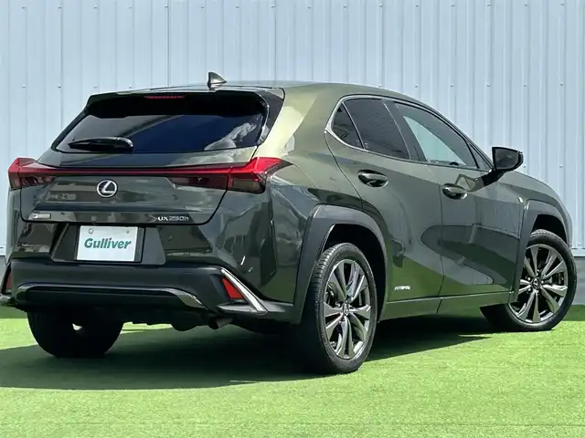 レクサス ＵＸ 250h Fスポーツ 香川県 2019(令1)年 3.7万km テレーンカーキマイカM サンルーフ/純正10.3型ナビ/（Bluetooth/フルセグTV/DVD/AUX/MSV/USB）/バックカメラ/レクサスセーフティシステム＋/・PCS（プリクラッシュセーフティ）/・レーダークルーズコントロール/・PDA（プロアクティブドライビングアシスト）/・AHS(アダプティブハイビームシステム）/・AHB(オートマチックハイビーム)/・LDA（レーンディパーチャーアラート）/・LTA（レーントレーシングアシスト）/・PDA（プロアクティブドライビングアシスト）/・RSA (ロードサインアシスト)/・発進遅れ告知機能/BSM（ブラインドスポットモニター）/クリアランスソナー/赤革レザーシート/前席ベンチレーション/・シートヒーター/シートクーラー/前席パワーシート/運転席メモリー機能/ステアリングヒーター/革巻きステアリング/ステアリングスイッチ/パドルシフト/電動パーキング/オートブレーキホールド/パワーバックドア/純正ドライブレコーダー/純正ETC2.0/純正18インチアルミホイール/純正フロアマット/社外フロアマット有/LEDヘッド/フォグライト/ヘッドライトウォッシャー