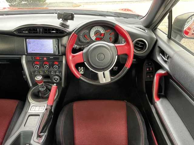 トヨタ ８６ GT 愛知県 2012(平24)年 7.9万km ライトニングレッド 6F/モデリスタエアロ（F/S/R）/純正ナビ（NSZT-W62G）/ CD/DVD/SD/BT/AM/FM/フルセグTV/バックカメラ/ドラレコ/ETC/プッシュスタート/ドアバイザー/純正フロアマット/スマートキー×2