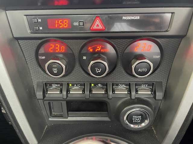 トヨタ ８６ GT 愛知県 2012(平24)年 7.9万km ライトニングレッド 6F/モデリスタエアロ（F/S/R）/純正ナビ（NSZT-W62G）/ CD/DVD/SD/BT/AM/FM/フルセグTV/バックカメラ/ドラレコ/ETC/プッシュスタート/ドアバイザー/純正フロアマット/スマートキー×2