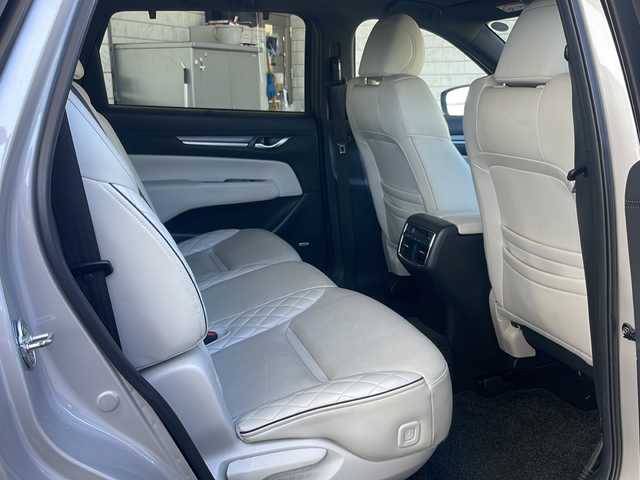 マツダ ＣＸ－８ 25T エクスクルーシブモード 神奈川県 2021(令3)年 6.2万km プラチナクォーツメタリック ワンオーナー/サンルーフ/マツダコネクトナビ(AM/FM/USB/SD/BT/フルセグTV)/アップルカープレイ/全方位カメラ/BOSEサウンド/衝突被害軽減ブレーキ/レーンキープアシスト/ブラインドスポットモニター/クリアランスソナー/レーダークルーズコントロール/白レザーシート/D/N席ベンチレーション/D/N席パワーシート(D席メモリー機能付)/全席シートヒーター/ステアリングヒーター/ETC/前後ドライブレコーダー/パワーバックドア/ルーフレール/オートライト/純正フロアマット/ISOFIX/保証書/取扱説明書