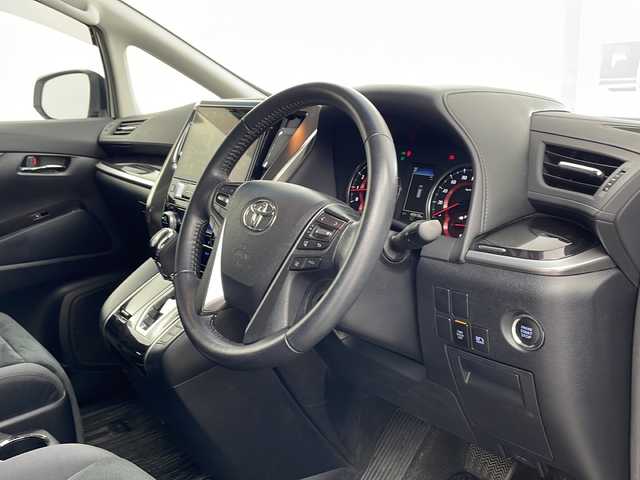 トヨタ ヴェルファイア Z Aエディション 兵庫県 2018(平30)年 5万km ホワイトパールクリスタルシャイン ・ワンオーナー/・サンルーフ/・アルパイン11インチナビ＆フルセグ＆BT＆DVD/・バックカメラ/・両側パワースライドドア/・トヨタセーフティーセンス/・プリクラッシュセーフティ/・レーダークルーズコントロール/・レーントレーシングアシスト/・ロードサインアシスト/・オートマチックハイビーム/・ビルトインETC/・クリアランスソナー/・電動パーキングブレーキ/・オートホールド/・ステアリングスイッチ/・スマートキー/・プッシュスタート/・純正18インチアルミホイール/・LEDヘッドライト/・LEDフォグ/・オートライト/・スペアタイヤ/・フロアマット/・ナノイー