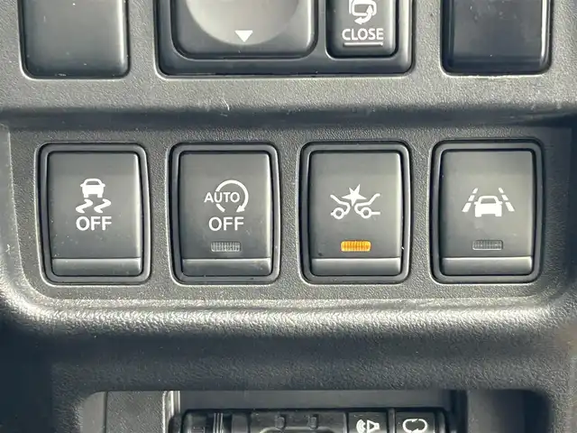 日産 ジューク 15RX Vセレクション 愛媛県 2016(平28)年 3.4万km サンライトイエロー 純正7型ナビ(Bluetooth/フルセグTV)/バックカメラ/アイドリングストップ/純正フロアマット/オートライト/ETC/プッシュスタート/革巻きステアリング/純正１７インチアルミホイール/テレビキャンセラー/現状サマー(純正AW)(215/55/R17)