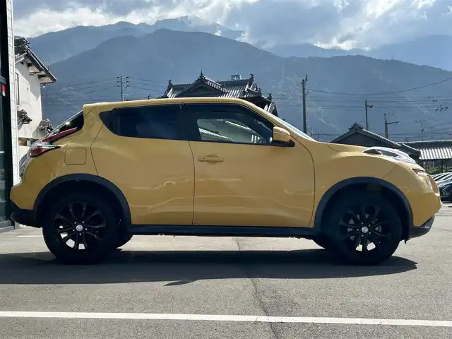 日産 ジューク 15RX Vセレクション 愛媛県 2016(平28)年 3.4万km サンライトイエロー 純正7型ナビ(Bluetooth/フルセグTV)/バックカメラ/アイドリングストップ/純正フロアマット/オートライト/ETC/プッシュスタート/革巻きステアリング/純正１７インチアルミホイール/テレビキャンセラー/現状サマー(純正AW)(215/55/R17)