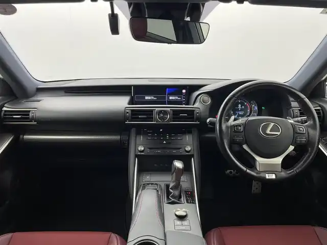 レクサス ＩＳ 200t Fスポーツ 群馬県 2017(平29)年 4.2万km グラファイトブラックガラスフレーク 三眼LEDヘッドライト/ブラインドスポットモニター/純正メーカーナビ/・レクサスISプレミアムサウンドシステム/・10.3インチワイドディスプレイ/・CD/DVD/SD(MSV)/Bluetooth/フルセグTV/“F SPORT”専用ファブリック/L texスポーツシート/＝＝＝＝＝＝＝＝＝＝＝＝＝＝＝＝/三眼ＬＥＤヘッドライト　ＢＳＭ　純正１０．３インチナビ　バックカメラ　ハーフレザー　パワーシート　シートヒーター　ステアリングヒーター　追従クルーズコントロール　ドライブレコーダー　ＥＴＣ２．０　禁煙