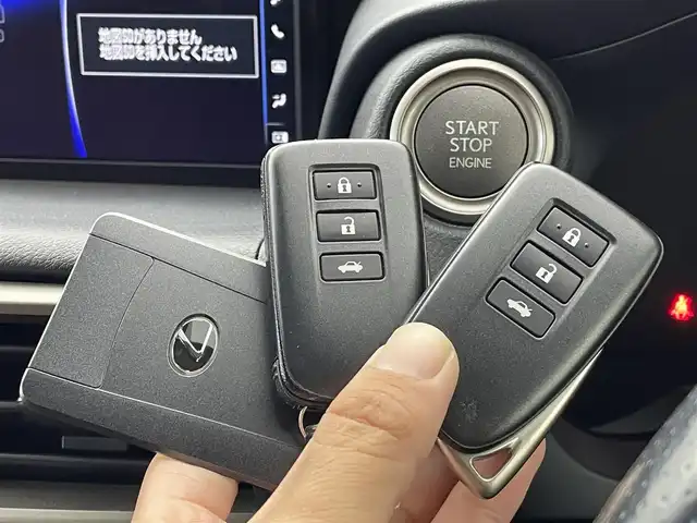 レクサス ＩＳ 200t Fスポーツ 群馬県 2017(平29)年 4.2万km グラファイトブラックガラスフレーク 三眼LEDヘッドライト/ブラインドスポットモニター/純正メーカーナビ/・レクサスISプレミアムサウンドシステム/・10.3インチワイドディスプレイ/・CD/DVD/SD(MSV)/Bluetooth/フルセグTV/“F SPORT”専用ファブリック/L texスポーツシート/＝＝＝＝＝＝＝＝＝＝＝＝＝＝＝＝/三眼ＬＥＤヘッドライト　ＢＳＭ　純正１０．３インチナビ　バックカメラ　ハーフレザー　パワーシート　シートヒーター　ステアリングヒーター　追従クルーズコントロール　ドライブレコーダー　ＥＴＣ２．０　禁煙