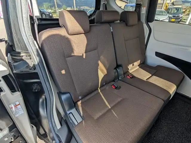 トヨタ シエンタ ハイブリッド G 福井県 2016(平28)年 5.8万km ブラックマイカ 純正SDナビ/AM/FM/フルセグ/BT/バックカメラ/両側パワースライドドア/衝突被害軽減システム/アイドリングストップ/レーンキープアシスト/横滑り防止装置/盗難防止装置/前方ドライブレコーダー/ビルトインETC/シートヒーター/ダブル＋サイドエアバッグ/カーテンエアバッグ/純正フロアマット/LEDヘッドライト/Fフォグ/スマートキー