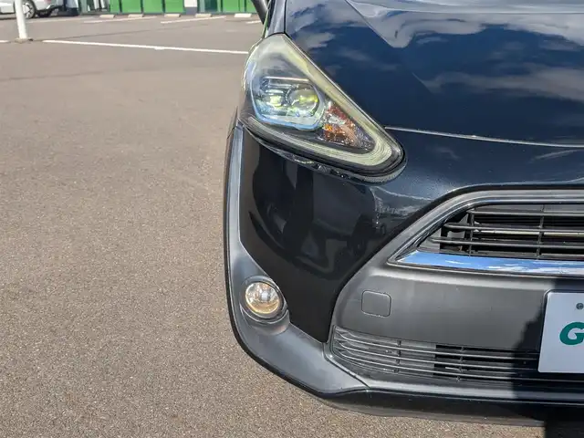 トヨタ シエンタ ハイブリッド G 福井県 2016(平28)年 5.8万km ブラックマイカ 純正SDナビ/AM/FM/フルセグ/BT/バックカメラ/両側パワースライドドア/衝突被害軽減システム/アイドリングストップ/レーンキープアシスト/横滑り防止装置/盗難防止装置/前方ドライブレコーダー/ビルトインETC/シートヒーター/ダブル＋サイドエアバッグ/カーテンエアバッグ/純正フロアマット/LEDヘッドライト/Fフォグ/スマートキー