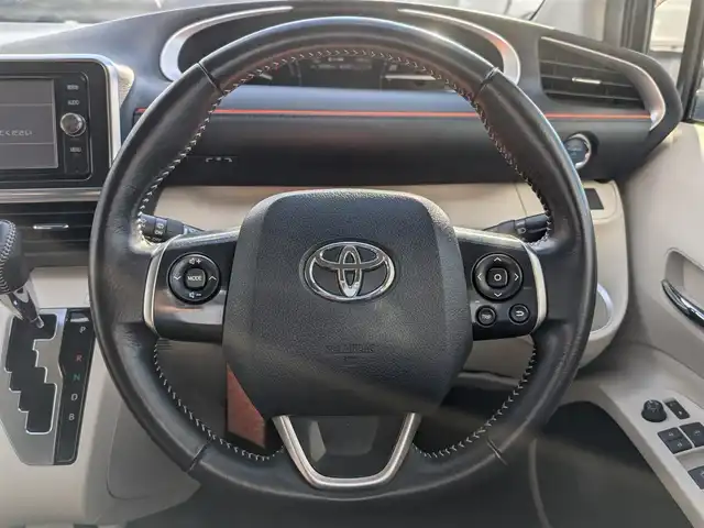 トヨタ シエンタ ハイブリッド G 福井県 2016(平28)年 5.8万km ブラックマイカ 純正SDナビ/AM/FM/フルセグ/BT/バックカメラ/両側パワースライドドア/衝突被害軽減システム/アイドリングストップ/レーンキープアシスト/横滑り防止装置/盗難防止装置/前方ドライブレコーダー/ビルトインETC/シートヒーター/ダブル＋サイドエアバッグ/カーテンエアバッグ/純正フロアマット/LEDヘッドライト/Fフォグ/スマートキー