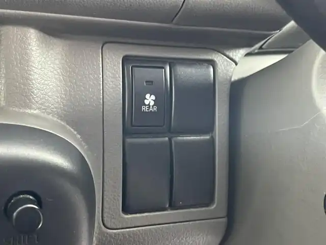 スズキ エブリイ JOIN 千葉県 2019(令1)年 6.9万km クールカーキPM 外部検査済み/ワンオーナー/ルーフキャリア/革調シートカバー/スズキセーフティサポート/・デュアルセンサーブレーキサポート/・後退時ブレーキサポート/・誤発進抑制機能/・衝突被害軽減ブレーキ/・車線逸脱警報機能/純正オーディオプレイヤー/・CD/ラジオ/AUX/軽量衝撃吸収ボディ/横滑り防止装置/オートライト/電動格納ミラー/ドアバイザー/純正ラバーマット/リモコンキー/取扱説明書/保証書