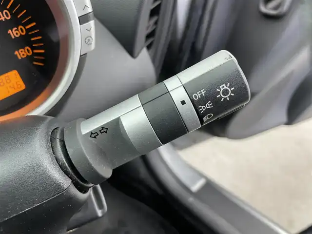 日産 フェアレディ Ｚ 富山県 2003(平15)年 5万km スパークリングシルバー カーオーディオ/CD/CDチェンジャー/トラクションコントロールシステム/センターコンソール/ETC/盗難防止装置/フロアマット純正/社外AW/キセノンライト/ABS/パワーステアリング/パワーウインドウ/リモコンキー×1