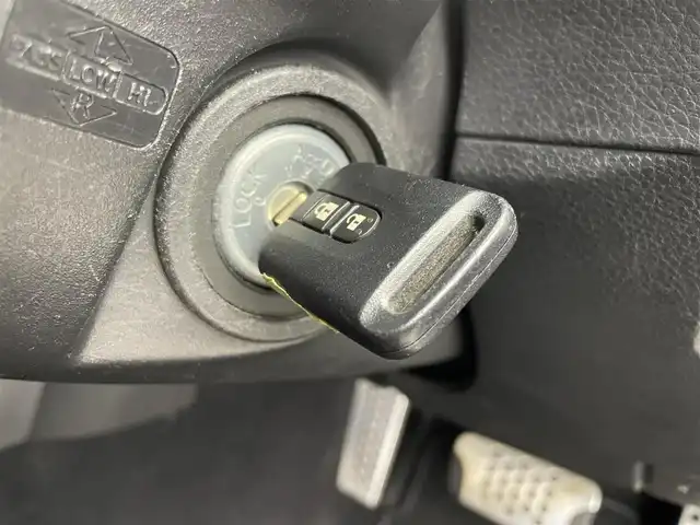 日産 フェアレディ Ｚ 富山県 2003(平15)年 5万km スパークリングシルバー カーオーディオ/CD/CDチェンジャー/トラクションコントロールシステム/センターコンソール/ETC/盗難防止装置/フロアマット純正/社外AW/キセノンライト/ABS/パワーステアリング/パワーウインドウ/リモコンキー×1