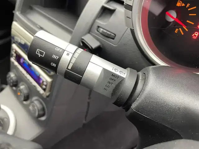 日産 フェアレディ Ｚ 富山県 2003(平15)年 5万km スパークリングシルバー カーオーディオ/CD/CDチェンジャー/トラクションコントロールシステム/センターコンソール/ETC/盗難防止装置/フロアマット純正/社外AW/キセノンライト/ABS/パワーステアリング/パワーウインドウ/リモコンキー×1