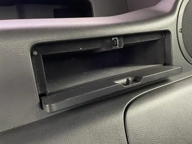 日産 フェアレディ Ｚ 富山県 2003(平15)年 5万km スパークリングシルバー カーオーディオ/CD/CDチェンジャー/トラクションコントロールシステム/センターコンソール/ETC/盗難防止装置/フロアマット純正/社外AW/キセノンライト/ABS/パワーステアリング/パワーウインドウ/リモコンキー×1