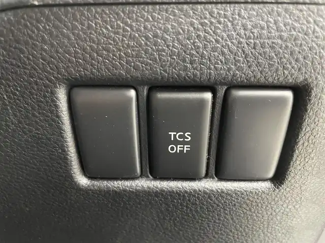 日産 フェアレディ Ｚ 富山県 2003(平15)年 5万km スパークリングシルバー カーオーディオ/CD/CDチェンジャー/トラクションコントロールシステム/センターコンソール/ETC/盗難防止装置/フロアマット純正/社外AW/キセノンライト/ABS/パワーステアリング/パワーウインドウ/リモコンキー×1