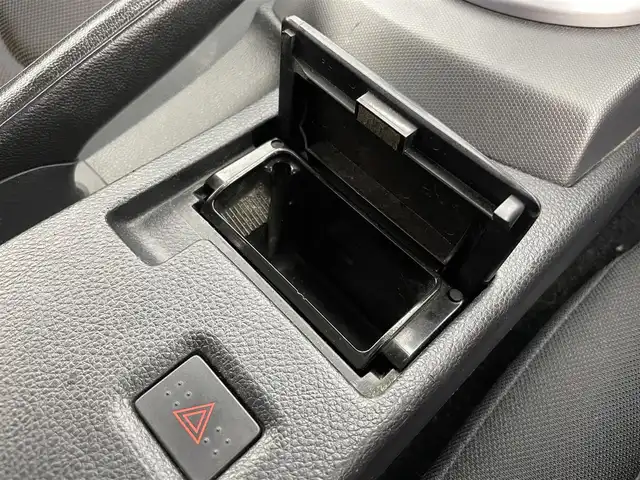 日産 フェアレディ Ｚ 富山県 2003(平15)年 5万km スパークリングシルバー カーオーディオ/CD/CDチェンジャー/トラクションコントロールシステム/センターコンソール/ETC/盗難防止装置/フロアマット純正/社外AW/キセノンライト/ABS/パワーステアリング/パワーウインドウ/リモコンキー×1