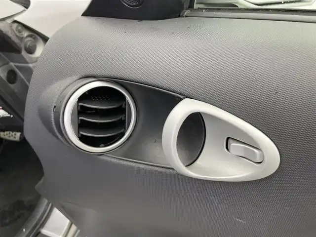 日産 フェアレディ Ｚ 富山県 2003(平15)年 5万km スパークリングシルバー カーオーディオ/CD/CDチェンジャー/トラクションコントロールシステム/センターコンソール/ETC/盗難防止装置/フロアマット純正/社外AW/キセノンライト/ABS/パワーステアリング/パワーウインドウ/リモコンキー×1