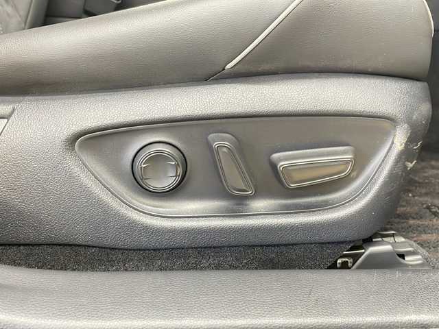 トヨタ クラウン ハイブリッド RS アドバンス Four 道央・札幌 2020(令2)年 2.8万km プレシャスブラックパール ・4WD/・寒冷地仕様/・純正ナビ/フルセグTV/DVD/CD/SD/BT/・パノラミックビューモニター/・サンルーフ/・ドライブレコーダー/・ワイヤレス充電/・純正エンジンスターター/・プリクラッシュセーフティ/・レーダークルーズコントロール/・レーントレーシングアシスト/・ブラインドスポットモニター/・クリアランスソナー/・リヤクロストラフィックアラート/・リヤカメラディテクション/・パーキングサポートブレーキ/・ヘッドアップディスプレイ/・オートマチックハイビーム/・パーキングアシスト/・パドルシフト/・ハーフレザーシート/・前席シートヒーター/・ステアリングヒーター/・ワイパーデアイサー/・LEDヘッドライト/・LEDフォグ/・ビルトインETC/・プッシュスタート/・スマートキー/・ドアバイザー/・電格ミラー/・ミラーヒーター/・夏タイヤ純正18インチAW積込