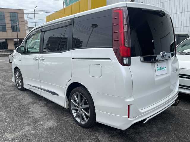 トヨタ ノア ハイブリッド G 神奈川県 2014(平26)年 8.6万km ホワイトパールクリスタルシャイン プッシュスタート/ビルトインETC/純正SDナビ/地デジTV/Bluetooth接続/DISC/AM/FM/クルーズコントロール/フリップダウンモニター/前席シートヒーター/横滑り防止装置/置くだけ充電/オートライト/LEDライト/フォグライト/電動格納ミラー/純正フロアマット