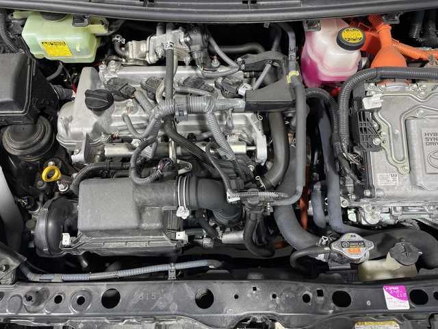 トヨタ アクア 神奈川県 2015(平27)年 3.9万km 黒 純正7型SDナビ（CN-R330WD）/AM FM DVD CD ハンズフリー/ETC/純正前方ドライブレコーダー（ZDR-022)/純正エアロ（フロント/サイド/リアアンダー）/ハーフレザー/オートライト/LEDヘッドライト/フォグランプ/純正フロアマット/純正１６AW/ルーフレール/横滑り防止装置/スマートキー/スペアキー/保証書/取扱説明書