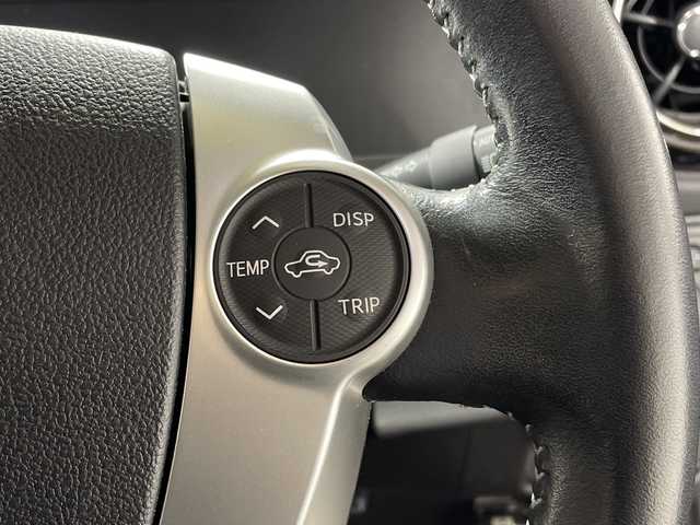 トヨタ アクア 神奈川県 2015(平27)年 3.9万km 黒 純正7型SDナビ（CN-R330WD）/AM FM DVD CD ハンズフリー/ETC/純正前方ドライブレコーダー（ZDR-022)/純正エアロ（フロント/サイド/リアアンダー）/ハーフレザー/オートライト/LEDヘッドライト/フォグランプ/純正フロアマット/純正１６AW/ルーフレール/横滑り防止装置/スマートキー/スペアキー/保証書/取扱説明書