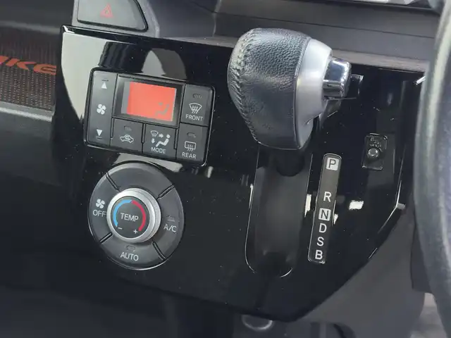 ダイハツ ウェイク G ターボ　レジャーエディション SA Ⅱ 大分県 2016(平28)年 6.1万km パールホワイトⅢ/ミストブルーマイカメタリック 2トーン ・メモリーナビ(CD/DVD/BT/SD/USB)/・バックモニター/・フルセグテレビ/・両側パワースライドドア/・スマートアシスト/・ETC/・リアセンサー/・オートライト/・フロアマット/・スマートキー/・プッシュスタートボタン/・純正アルミホイール