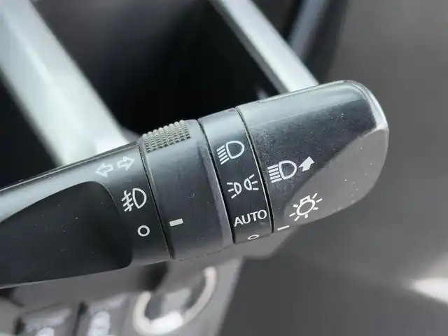 ダイハツ ウェイク G ターボ　レジャーエディション SA Ⅱ 大分県 2016(平28)年 6.1万km パールホワイトⅢ/ミストブルーマイカメタリック 2トーン ・メモリーナビ(CD/DVD/BT/SD/USB)/・バックモニター/・フルセグテレビ/・両側パワースライドドア/・スマートアシスト/・ETC/・リアセンサー/・オートライト/・フロアマット/・スマートキー/・プッシュスタートボタン/・純正アルミホイール